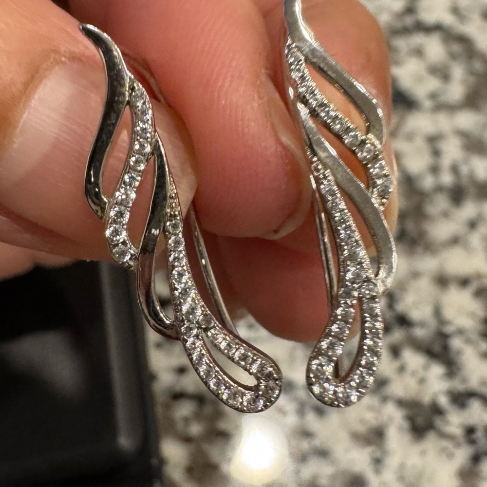 Elegant Silver Crystal Earrings - Picture 8 of 9